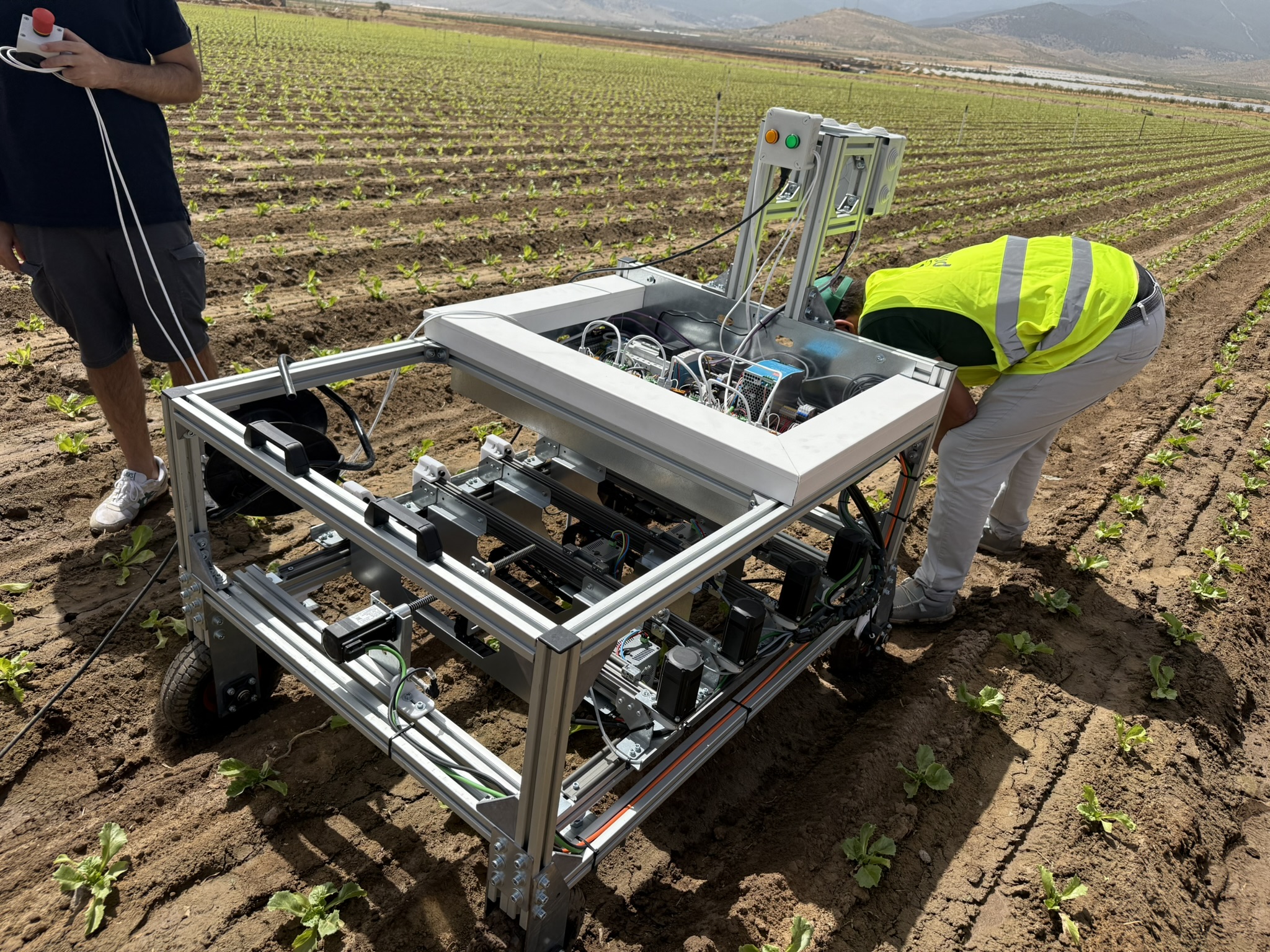 Vehículo autónomo agrícola para deshierbe mediante tecnología láser